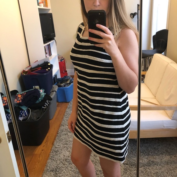 Max Studio | Detailed Shift Dress | Size Medium - Picture 5 of 5